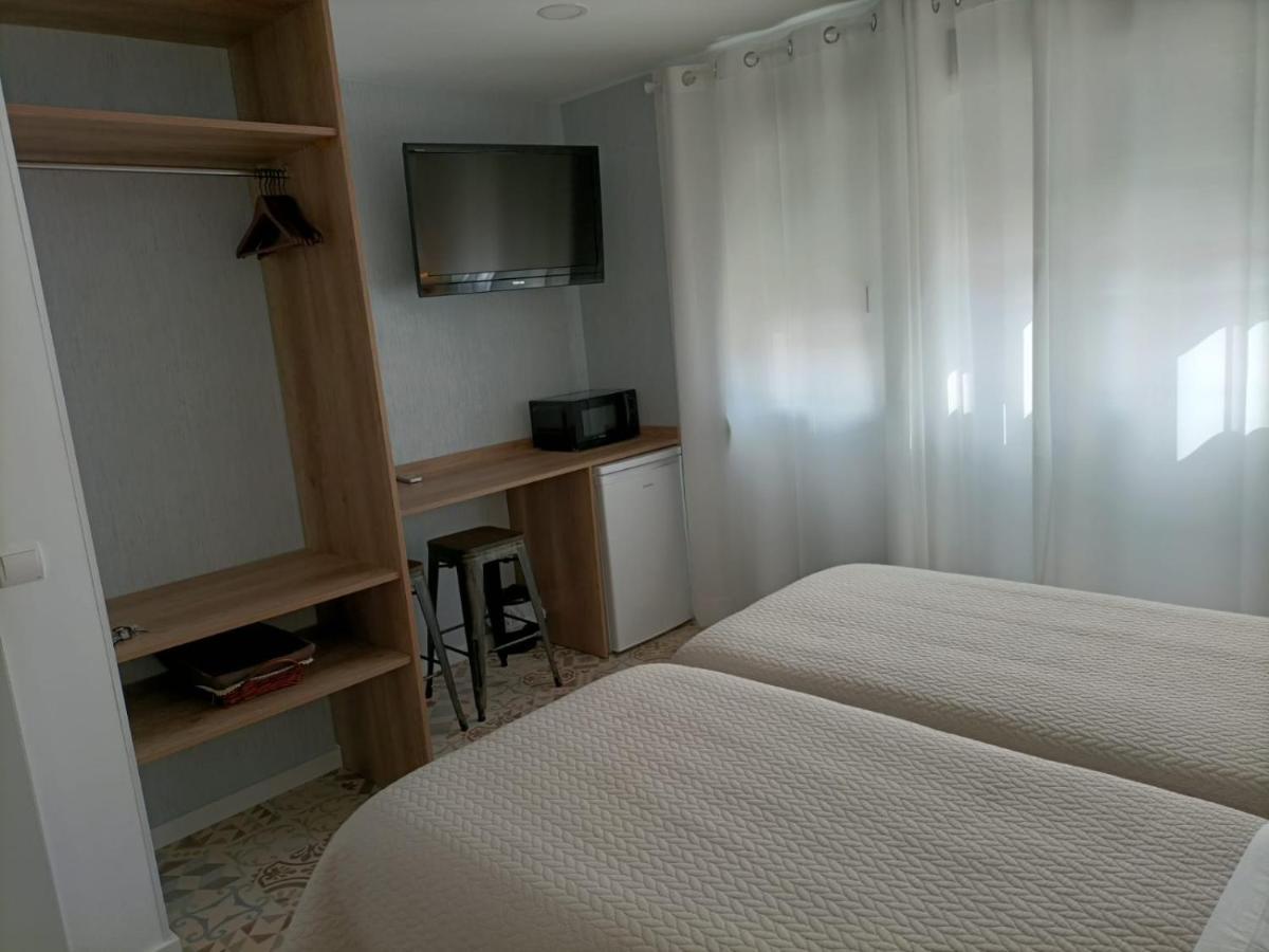 Hostal Las Encinas Villaviciosa de Odón Eksteriør bilde
