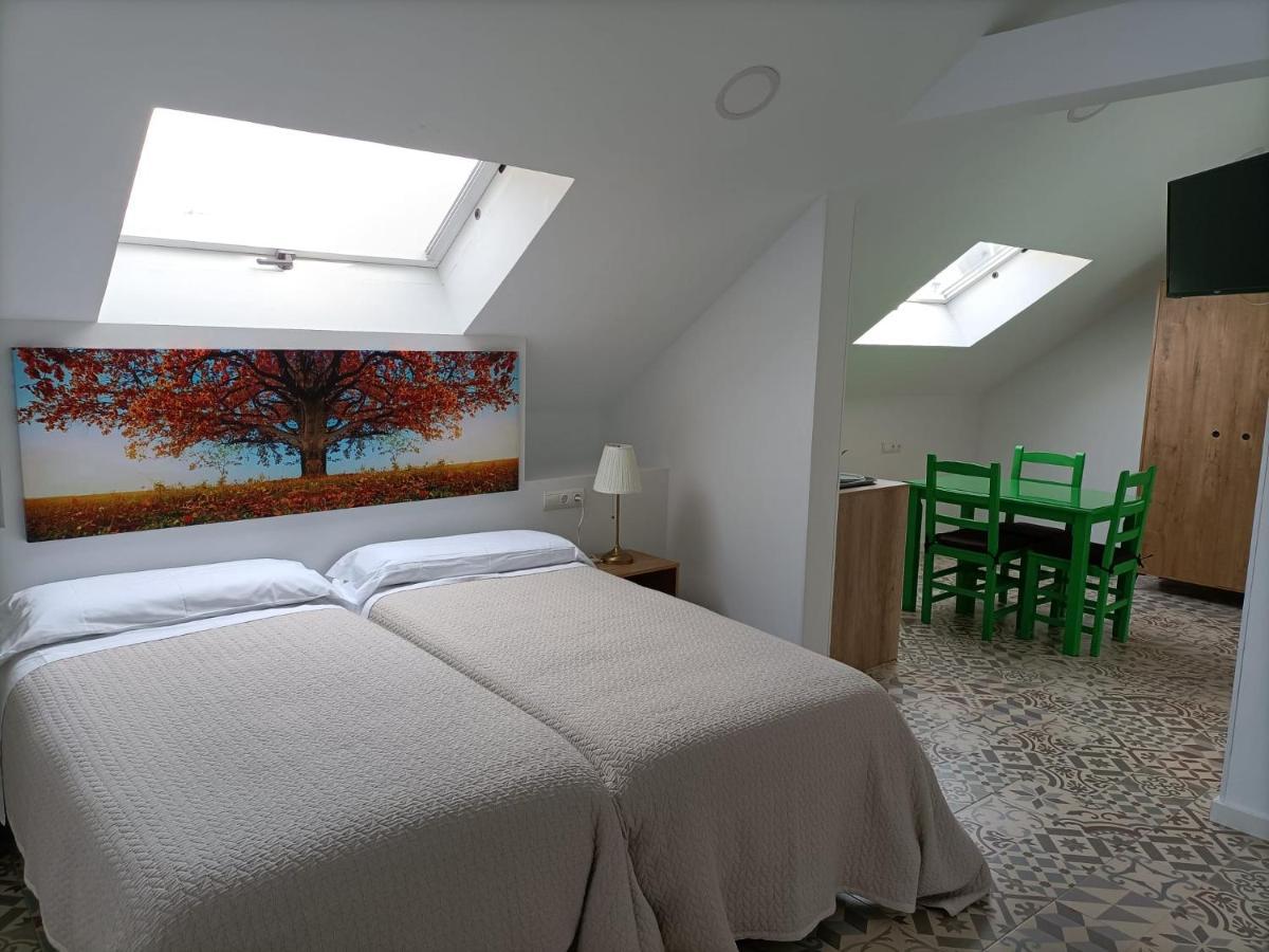 Hostal Las Encinas Villaviciosa de Odón Eksteriør bilde