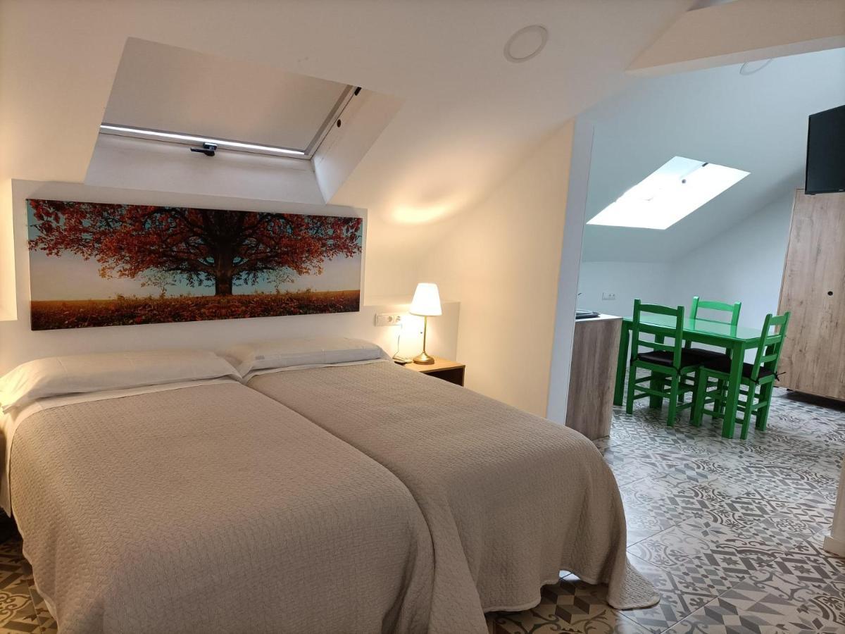Hostal Las Encinas Villaviciosa de Odón Eksteriør bilde