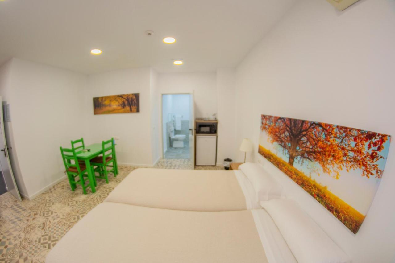 Hostal Las Encinas Villaviciosa de Odón Eksteriør bilde