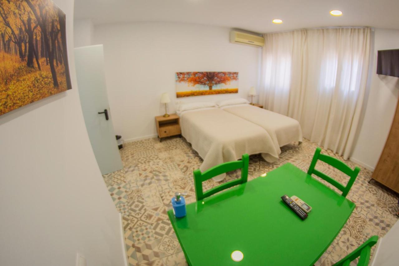 Hostal Las Encinas Villaviciosa de Odón Eksteriør bilde