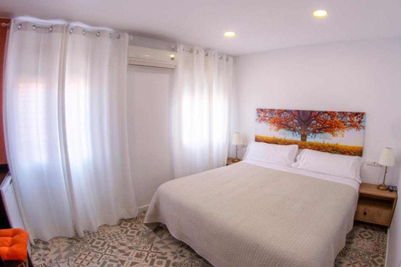 Hostal Las Encinas Villaviciosa de Odón Eksteriør bilde