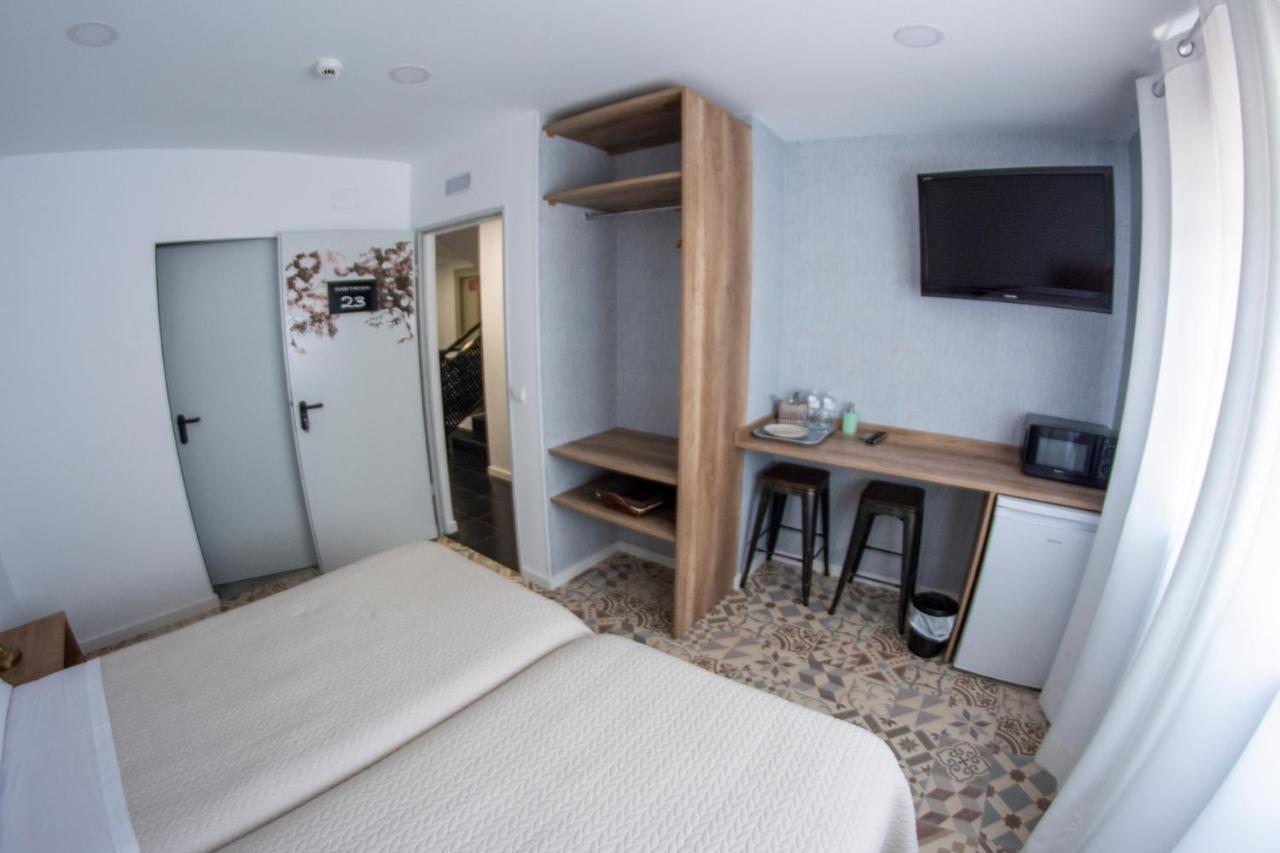 Hostal Las Encinas Villaviciosa de Odón Eksteriør bilde